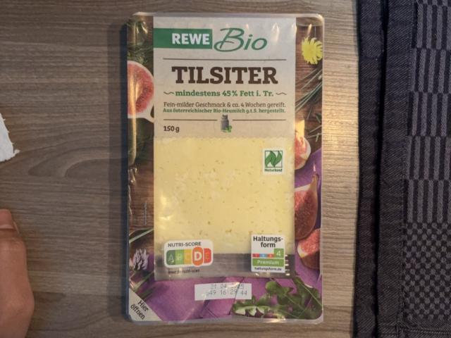 Käse Tilsiter by jackedMo | Uploaded by: jackedMo