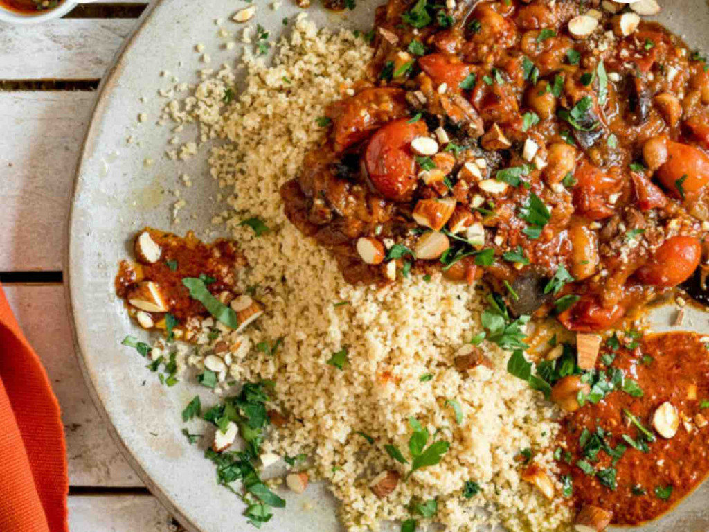 Marrokanisches Auberginenragout, mit Oliven und Bohnen, dazu Cou | Hochgeladen von: clairestw