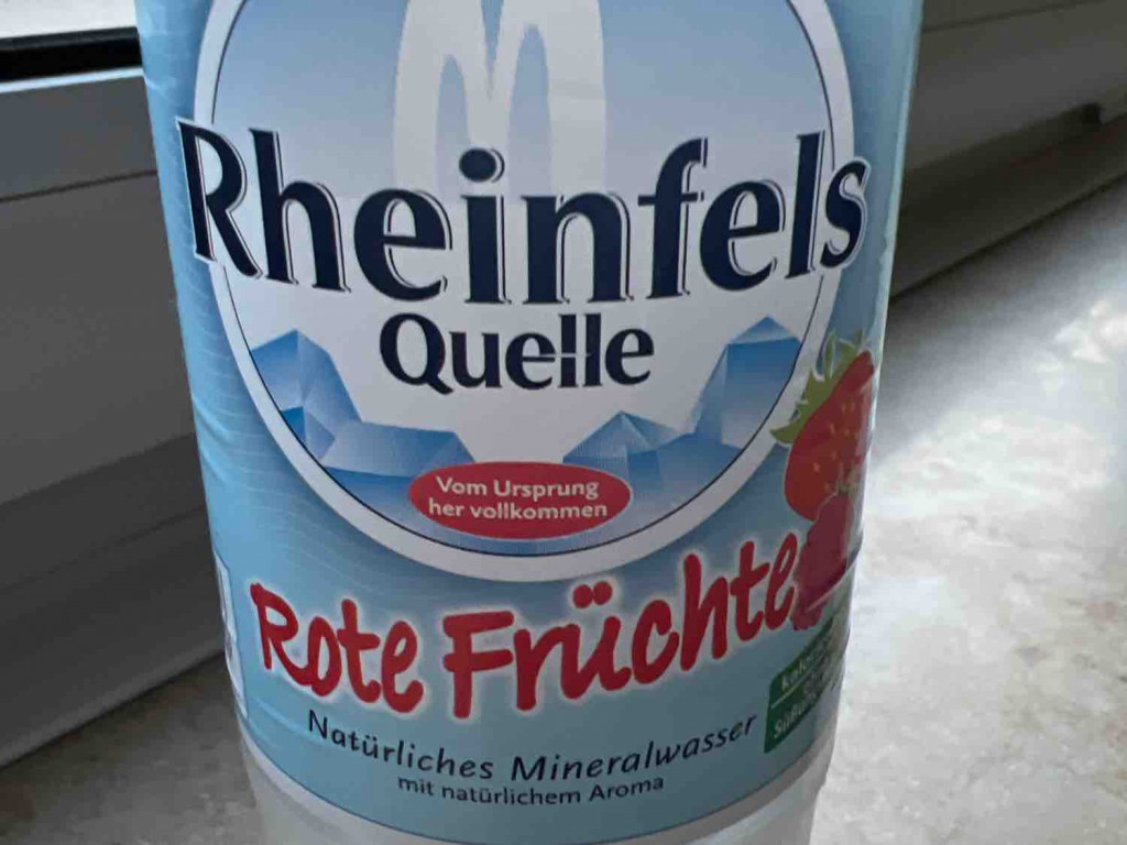 Rheinfels Quelle, Rote Früchte von LuminousFish | Hochgeladen von: LuminousFish