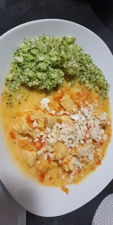 Brokkoli-Couscous mit Joghurt-Curry Hähnchen von piakern | Hochgeladen von: piakern