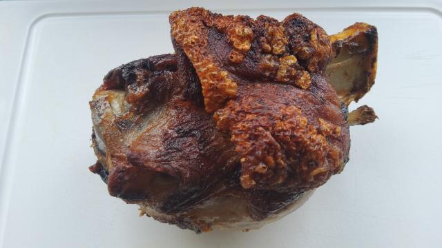 Schweinshaxe gegrillt (Imbiss) von Wiggeline | Hochgeladen von: Wiggeline