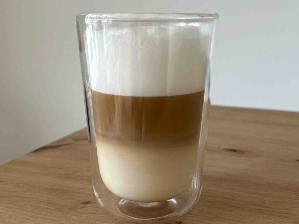 Kaffee, mit 100ml 1,5% Milch von CelineRiehl | Hochgeladen von: CelineRiehl