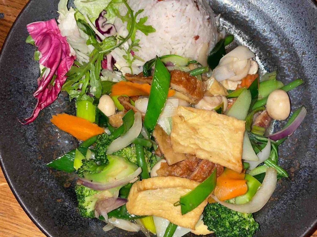 Wok Pfanne mit Tofu und Gemüse dazu Reis von Nastya04 | Hochgeladen von: Nastya04