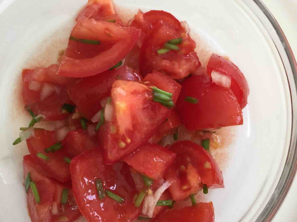 Selbstgemacht, Tomatensalat, mit Dressing Kalorien - Salat - Fddb