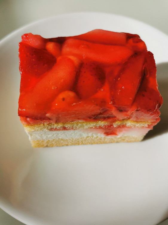 Bunte Sahne-Platte, Erdbeer Joghurt Blechkuchen von Kimkuray | Hochgeladen von: Kimkuray
