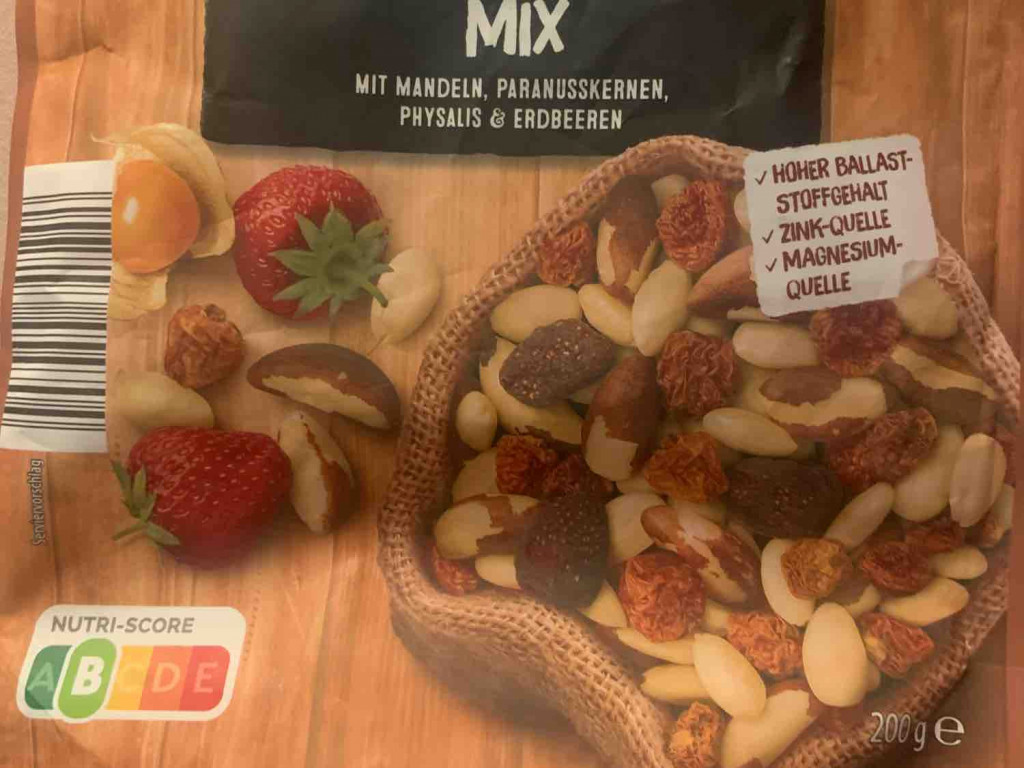 Nuss Frucht Mix, Mit Mandeln, Paranusskernen, Physalis, Erdbeere | Hochgeladen von: heintzi