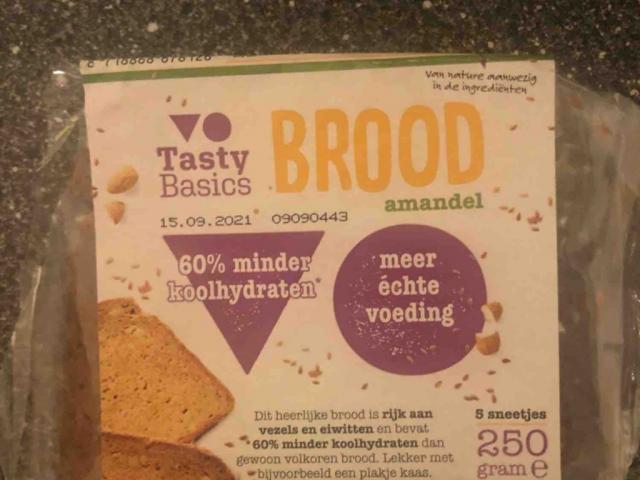 Tasty Basics amandel brood by Aatje | Uploaded by: Aatje