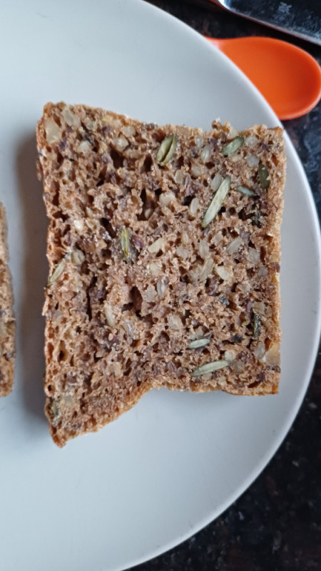 Vollkornbrot mit Samen von BettinaRani | Hochgeladen von: BettinaRani Vollkornbrot mit Samen von BettinaRani | Hochgeladen von: BettinaRani