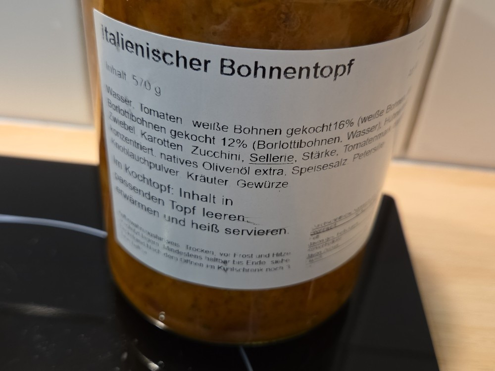 Hochgeladen von: juliapirki Hochgeladen von: juliapirki