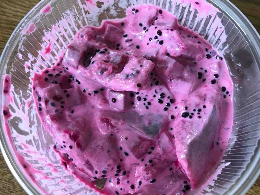 Roter Matjessalat mit vegetarischem Caviar von mickeywiese | Hochgeladen von: mickeywiese