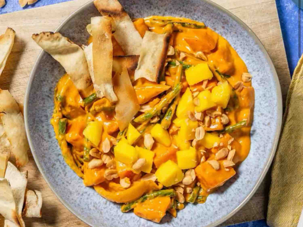 Rotes Thai-Mango-Curry mit Süßkartoffel, dazu libanesisches Flad | Hochgeladen von: clairestw