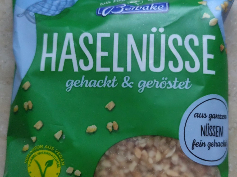 Haselnüsse, gehackt & geröstet von YvoNbg | Hochgeladen von: YvoNbg Haselnüsse, gehackt & geröstet von YvoNbg | Hochgeladen von: YvoNbg