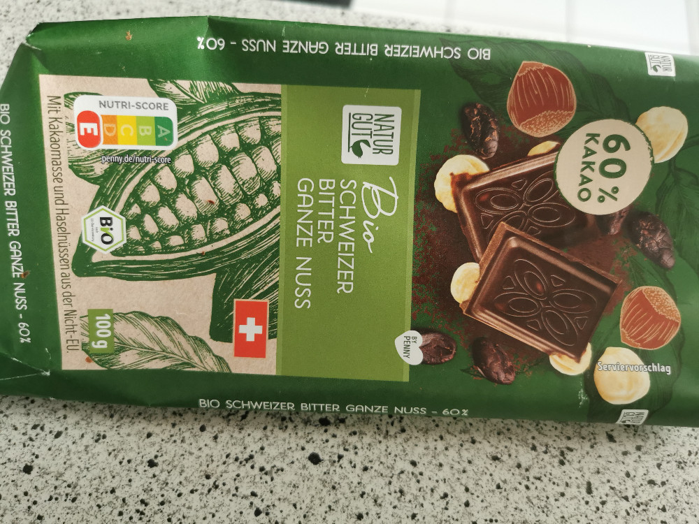 Bio Schweizer Bitter Ganze Nuss, 60% Kakao von Leah | Hochgeladen von: Leah