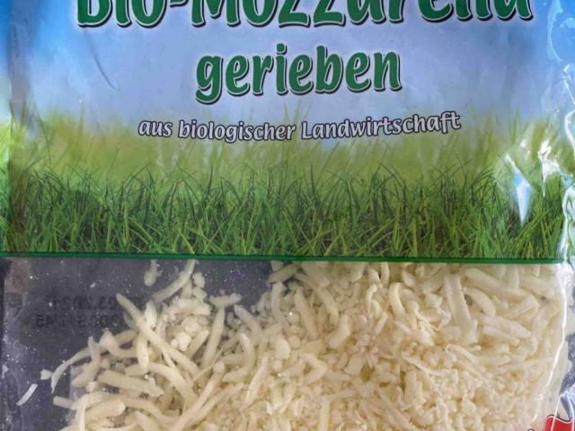 Mozzarella, gerieben von FloRiemer | Hochgeladen von: FloRiemer