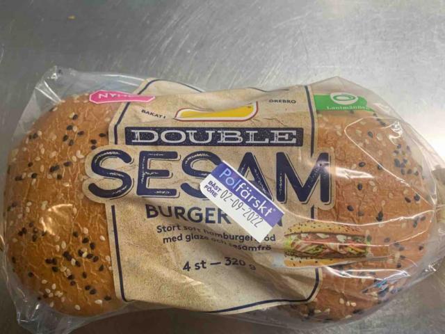 Double sesam burger, Burger bun by Lunacqua | Uploaded by: Lunacqua