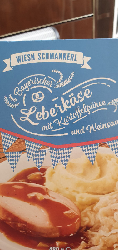 Bayerischer Leberkäse mit Kartoffelpüree und Weinsauerkraut von  | Hochgeladen von: Andra29
