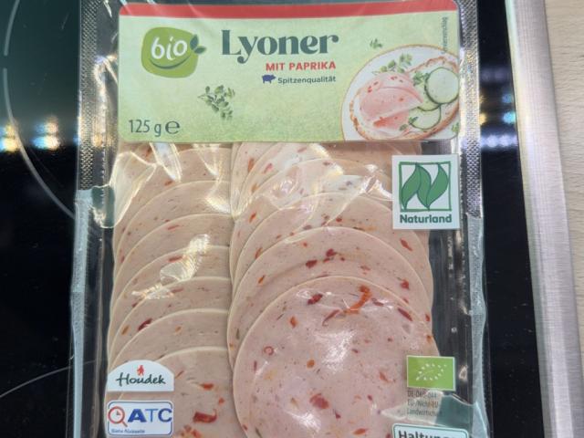 Uploaded by: PiaBonbon Uploaded by: PiaBonbon