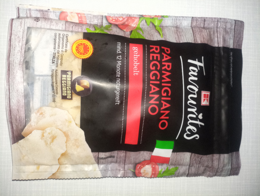 Parmigiano Reggiano, gehobelt von Elias Breitbart | Hochgeladen von: Elias Breitbart