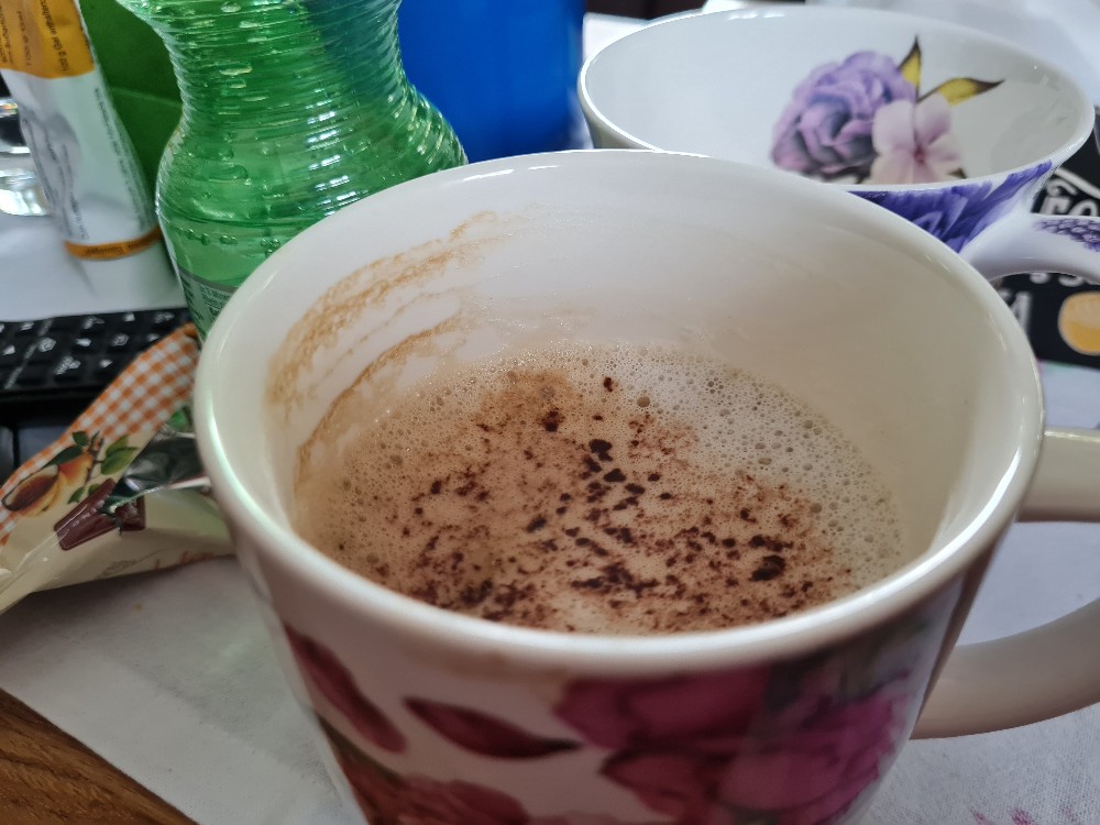 Milchkaffee, mit Milch (3,8% Fett) von Deckelchen | Hochgeladen von: Deckelchen