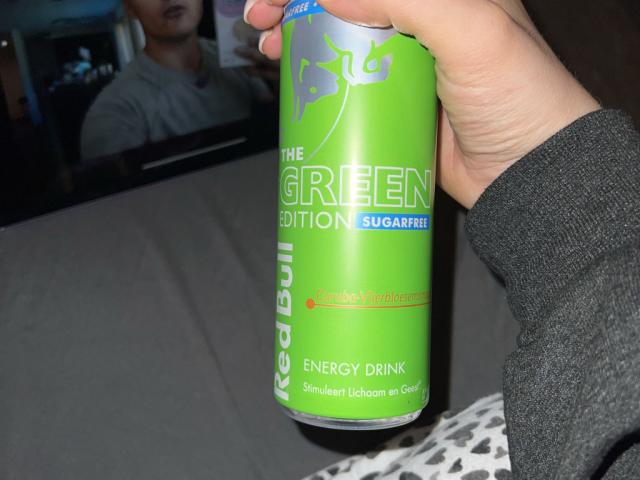 Hochgeladen von: juiceblue25