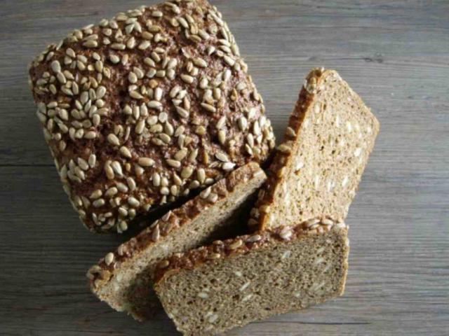 Vollkornbrot mit Sonnenblumenkernen von eliseborutta | Hochgeladen von: eliseborutta