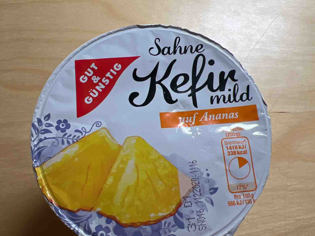 Sahne Kefir mild (auf Ananas) von michaelkaeufl | Hochgeladen von: michaelkaeufl