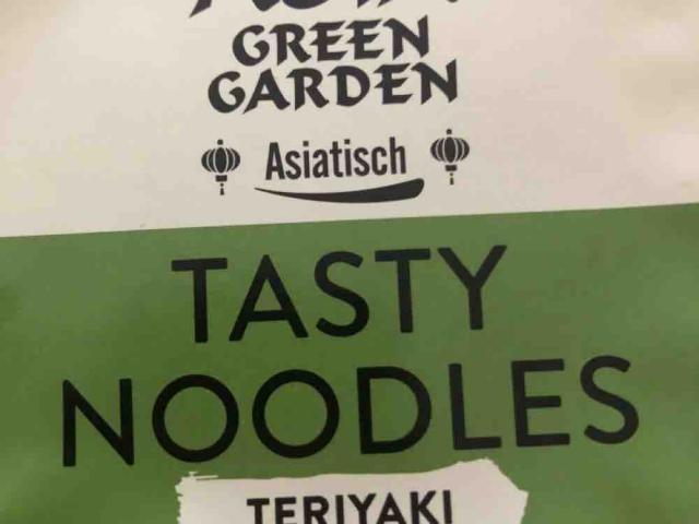 Tasty Noodles (Teriyaki) by Alinsch | Hochgeladen von: Alinsch