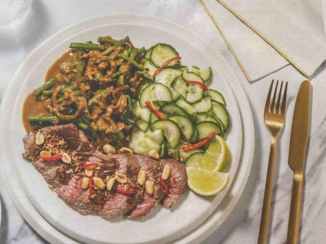 Rinderhüftsteak mit indonesischem Seroendeng-Topping, Fleischger | Hochgeladen von: Blumemuehle