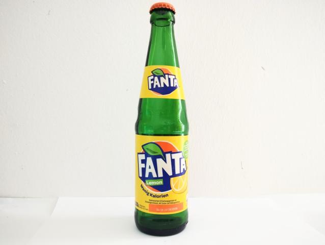 Fanta - Lemon: Wenig Kalorien, Zitrone | Hochgeladen von: micha66/Akens-Flaschenking