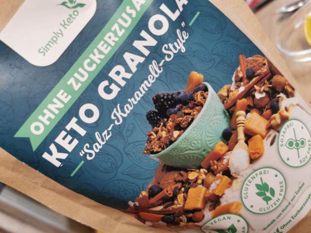 Simply Keto Granola, Salz-Karamell Style by cannabold | Hochgeladen von: cannabold