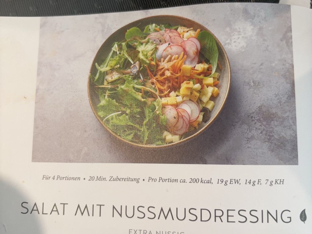 Salat mit nussmusdressing von isabellegh | Hochgeladen von: isabellegh Salat mit nussmusdressing von isabellegh | Hochgeladen von: isabellegh