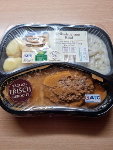 Frikadelle vom Rind, brauner Sauce, Kohlrabigemüse und Kartoffel | Hochgeladen von: helgesolterbeck