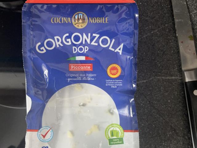 Gorgonzola Dop, Picante by toniadzule | Uploaded by: toniadzule Gorgonzola Dop, Picante by toniadzule | Uploaded by: toniadzule