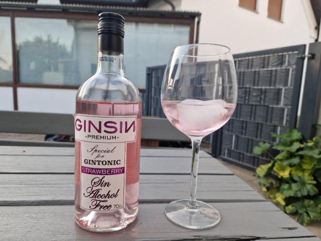 GinSin Premium Strawberry, alkoholfrei von Annipie | Hochgeladen von: Annipie