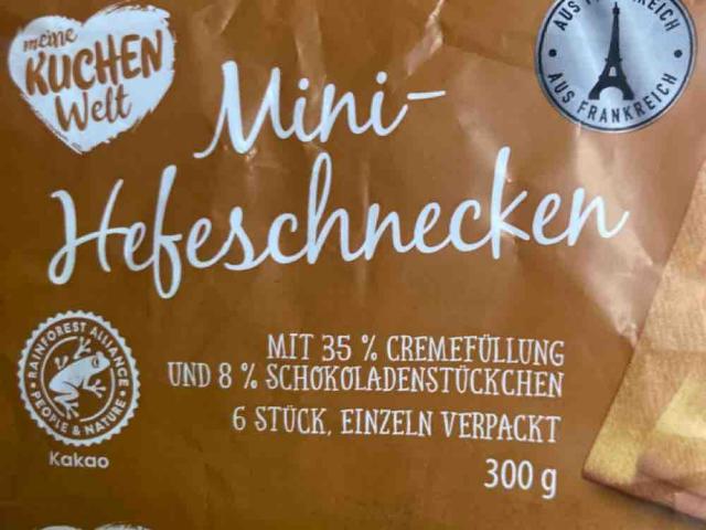 Mini hefeschnecken, mit Creme und Scholastika von Jaquemoth | Hochgeladen von: Jaquemoth