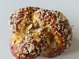 PANETTERIA Laugenknopf mit Kernen | Hochgeladen von: Giamonios PANETTERIA Laugenknopf mit Kernen | Hochgeladen von: Giamonios