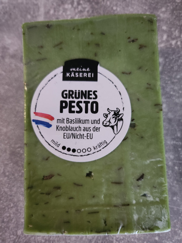 grüner Pestokäse, Mit Basilikum und Knoblauch von Britta D. | Hochgeladen von: Britta D.