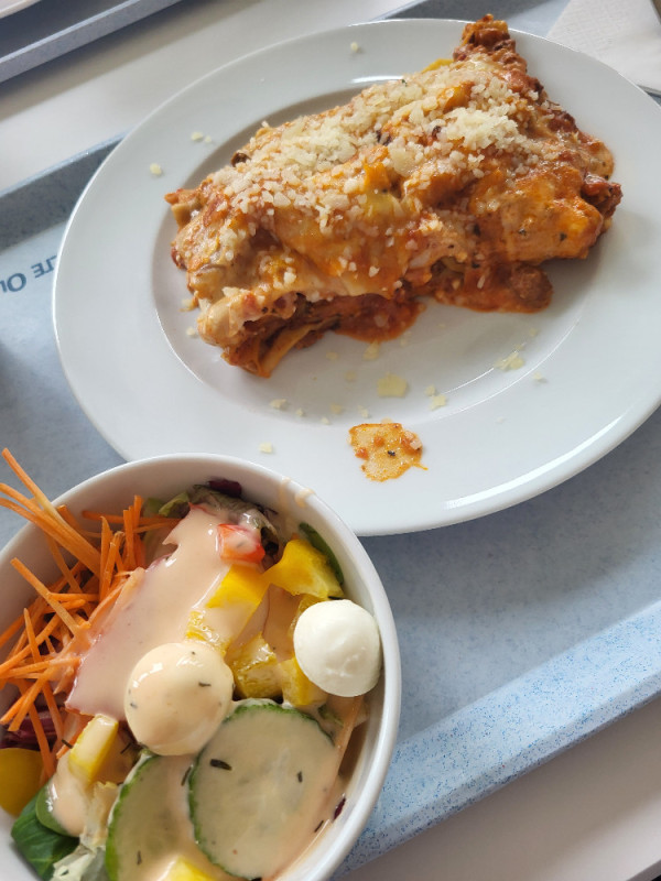 Hausgemachte Lasagne, mit Grana Padano & Beilagensalat von p | Hochgeladen von: pergman