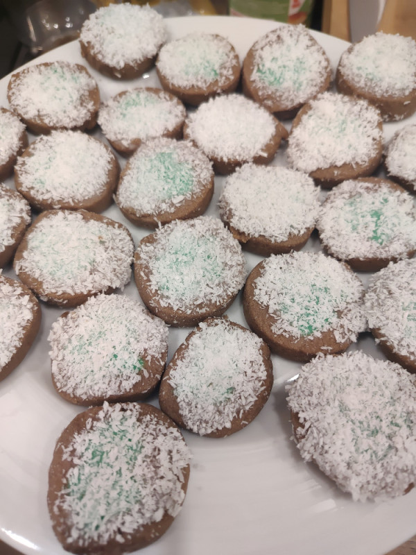 Tannenbaum Plätzchen, mit Kokoshaube von MagtheSag | Hochgeladen von: MagtheSag