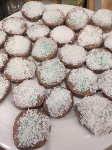 Tannenbaum Plätzchen, mit Kokoshaube von MagtheSag | Hochgeladen von: MagtheSag