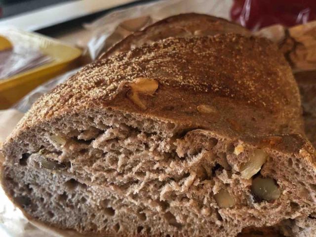 Fotos und Bilder von Brot, Walnuss-Honig-Brot (Lidl) - Fddb