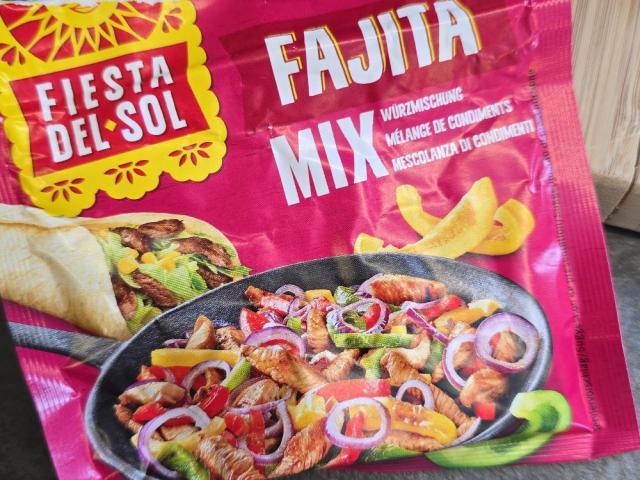 Hochgeladen von: Määnjuu Hochgeladen von: Määnjuu