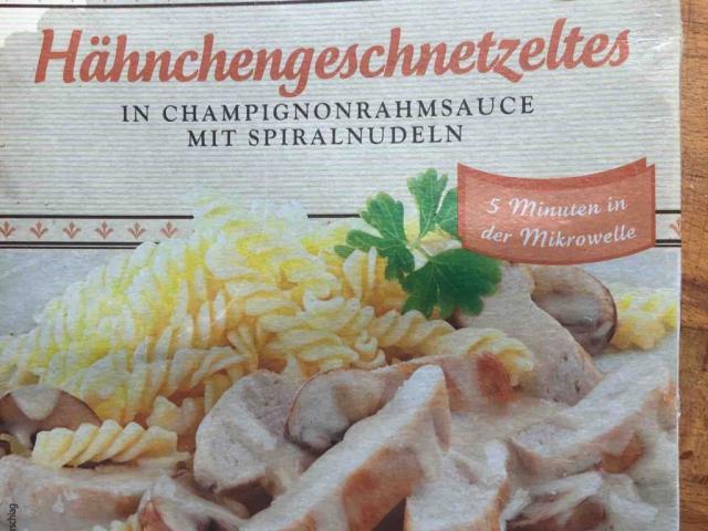 Hahnchengeschnetzeltes, in Championsrahmsauce mit Spiralnudeln v | Hochgeladen von: SuKi1965