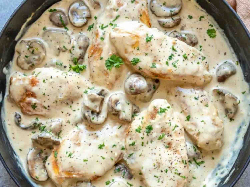 Chicken with mushroom sauce, Milch 3,5% von Menna | Hochgeladen von: Menna