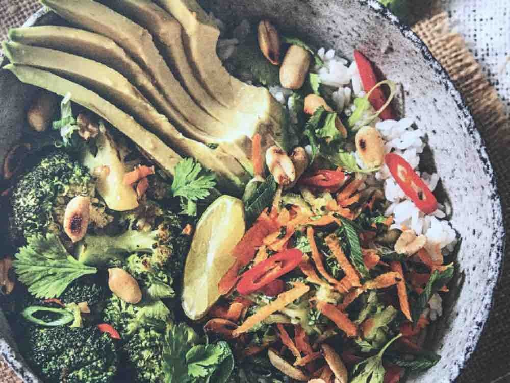 Vegetarische Bowl nach Thai Art, mit Brokkoli, Kokosreis, Avocad | Hochgeladen von: Aripari