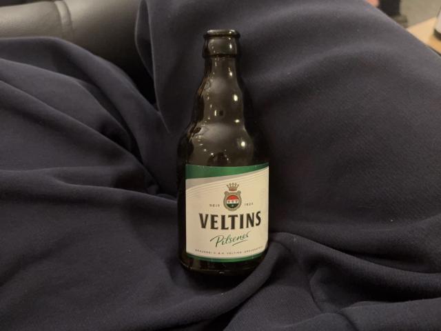 Veltins Pilsener von jasonyn07 | Hochgeladen von: jasonyn07 Veltins Pilsener von jasonyn07 | Hochgeladen von: jasonyn07
