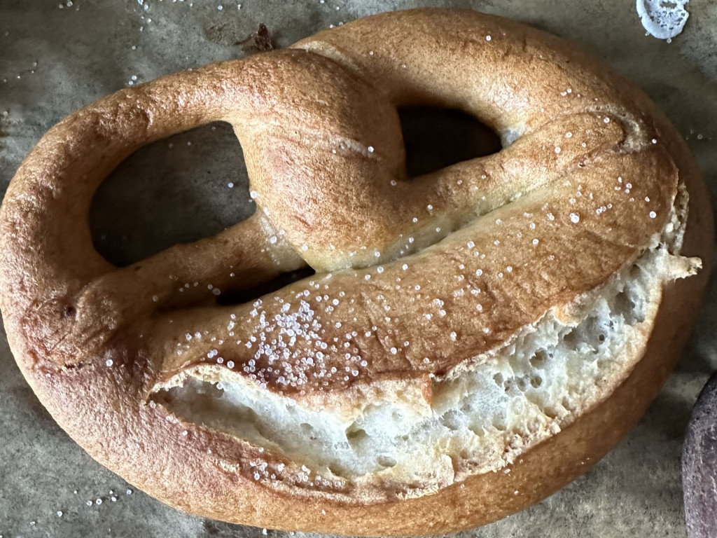 Glutenfreie Sauerteig Brezel, 435gMehl,260gMilch,145gStarter,50g | Hochgeladen von: CheyenneH