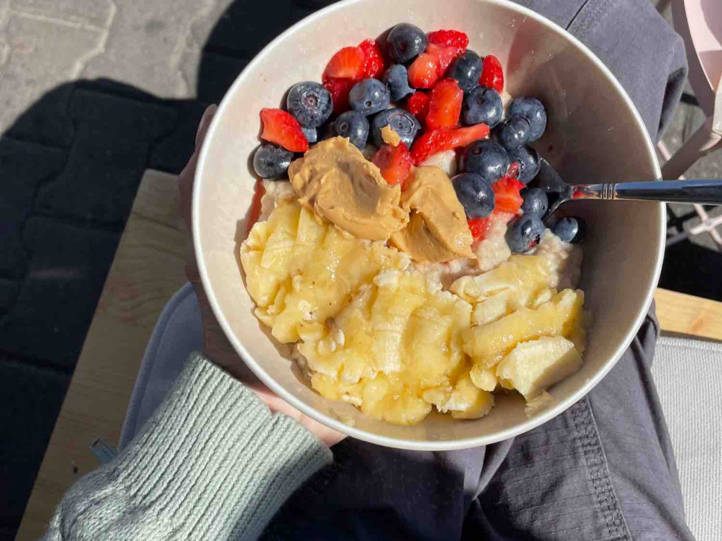 Banane-Beeren-Erdnuss-Porridge von Nastya04 | Hochgeladen von: Nastya04