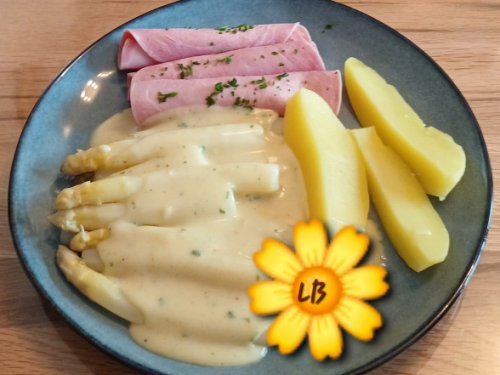 LB: Spargel frisch mit Béchamelsauce +Kartoffeln | Hochgeladen von: Muckelchen2407