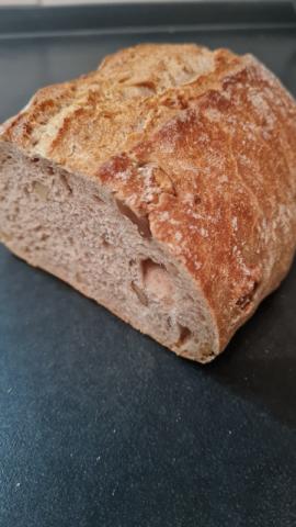 Walnussbrot, Weizenbrot mit Walnusskernen von nicita_win | Hochgeladen von: nicita_win